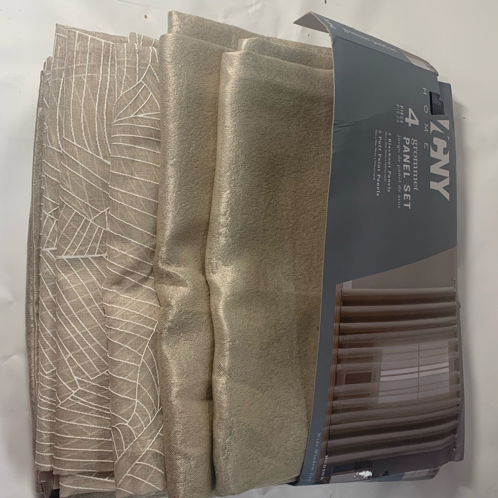 VCNY Curtain Panel Set 4 Piece Window Fixture Black Out & Sheer Leaf Decor